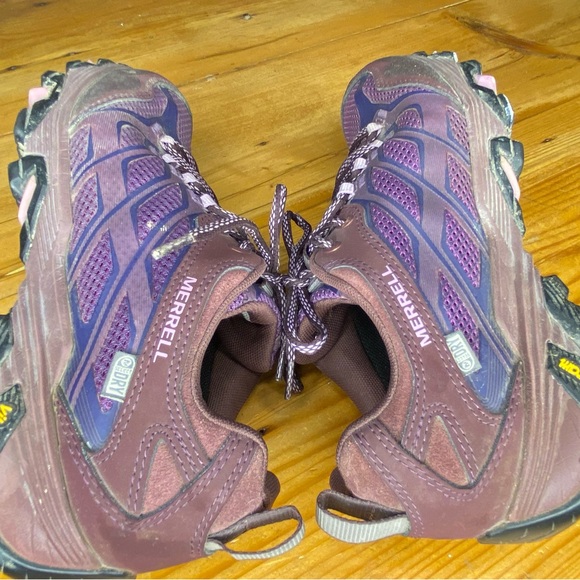 Women’s Merrell purple ankle hiking shoe Vibram select dry size 8.5 - Picture 2 of 10